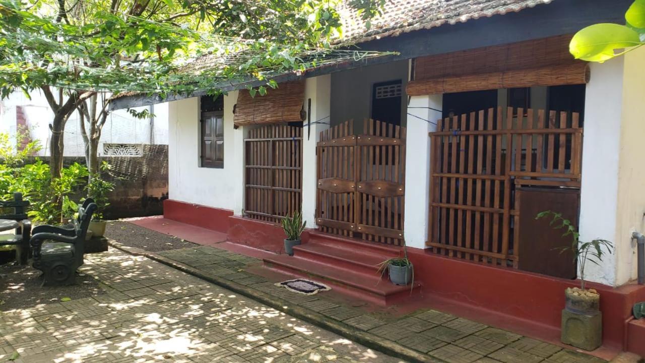 Ami Place Rooms With Kitchen Hikkaduwa Exterior photo
