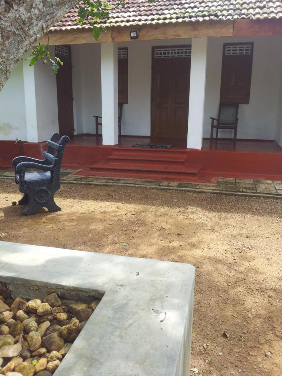 Ami Place Rooms With Kitchen Hikkaduwa Exterior photo